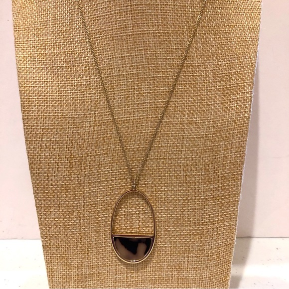 GORGEOUS Loft Necklace long gold tone chain with oval pendant faux tortoise - Picture 5 of 11